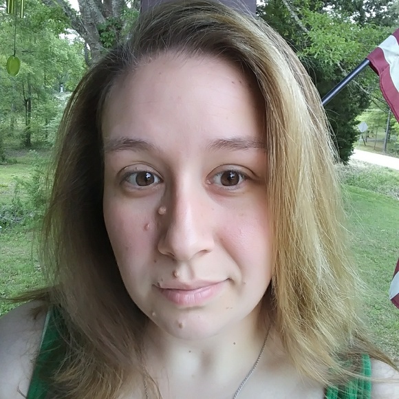 Meet your Posher, Amanda - Picture 1 of 1